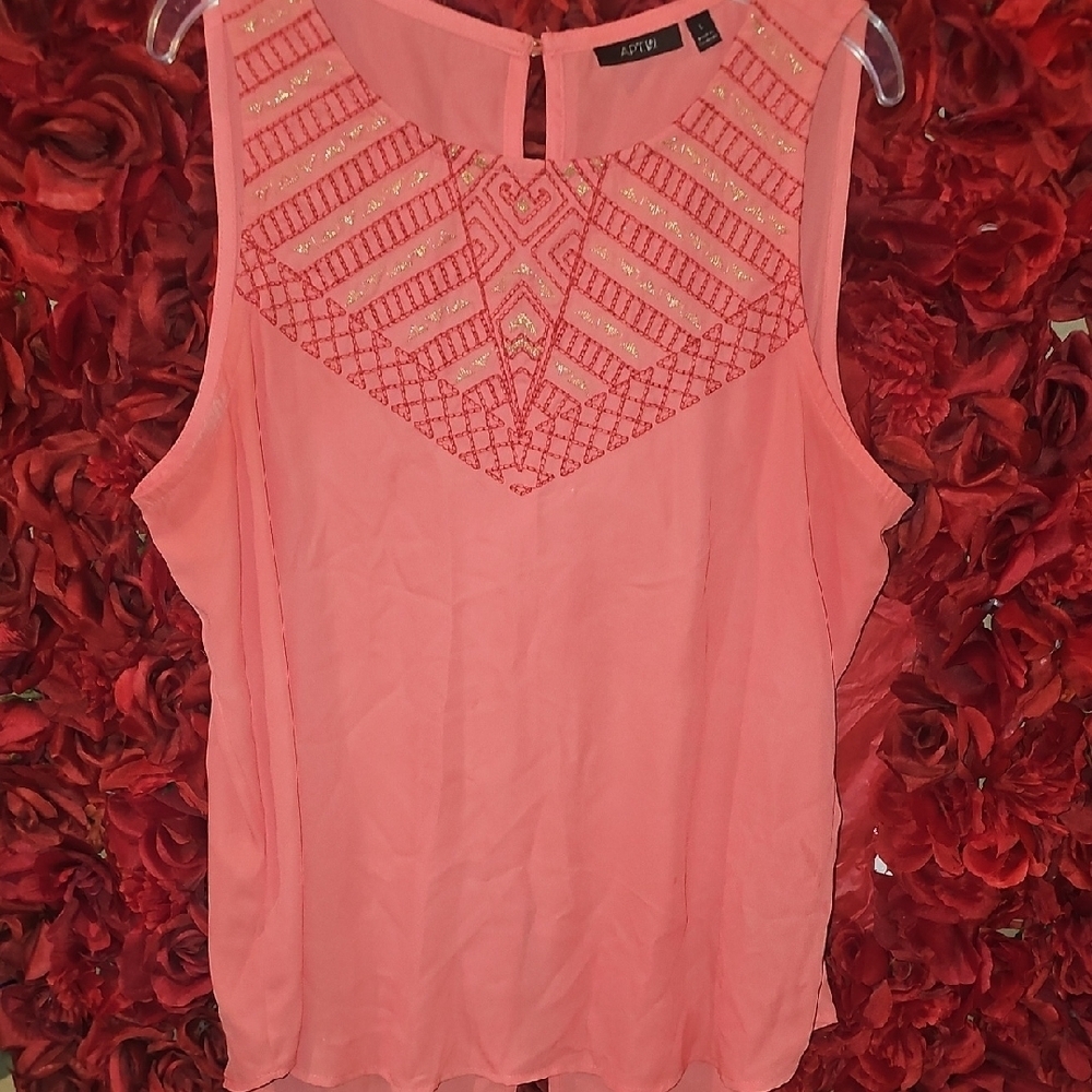APT 9 Coral Embroidered Sleeveless Blouse Size Large